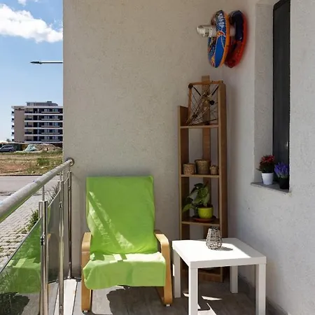 Astoria By Sunny Mamaia ナボダリ