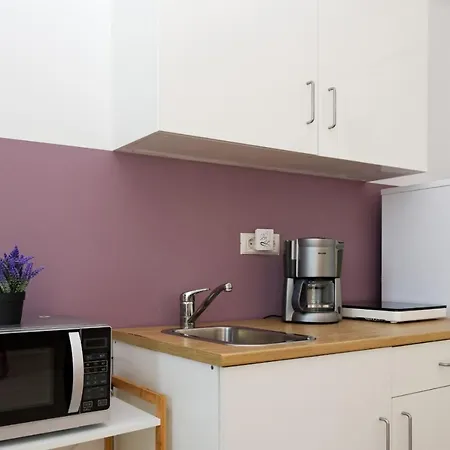 Apartment Astoria By Sunny Mamaia *